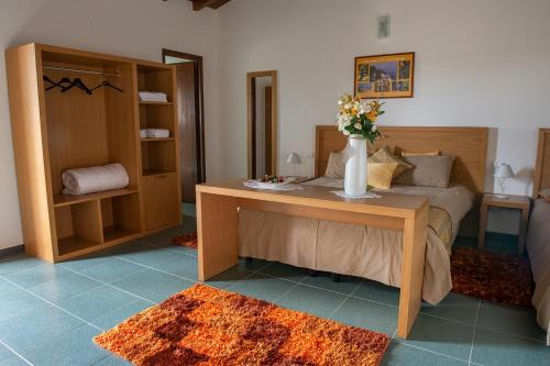 Petralia Soprana Hotel | Elegant Antico Resort Cerasella with Kitchen & Breakfast