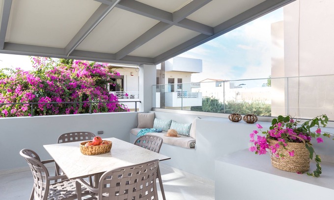Rethymno Apartment | Discover Antigoni's Seaside Lodge with Oceanfront Relaxation