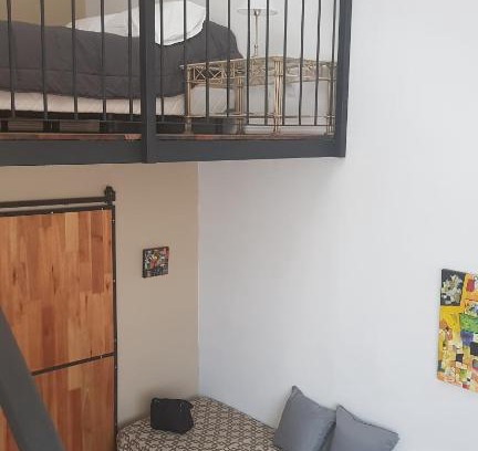 Concepcion del Uruguay Hotel | Pet-Friendly Antigua Fonda Duplex Studio with Kitchen
