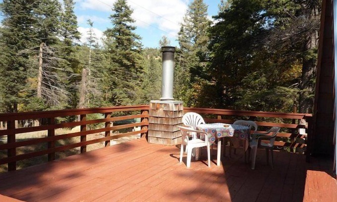 Ruidoso House | Cozy Antlers at Cedar Creek Cabin with Hot Tub & Amenities