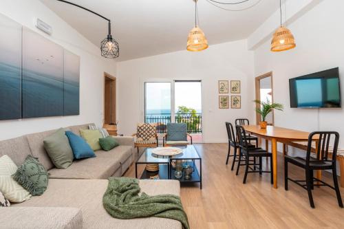 Aci Trezza Apartment | Exceptional Antonia House: Child-Friendly Retreat