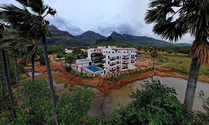 Tenkasi Resort | Pet-Friendly Antrika Resorts with Pool and Hot Tub Access