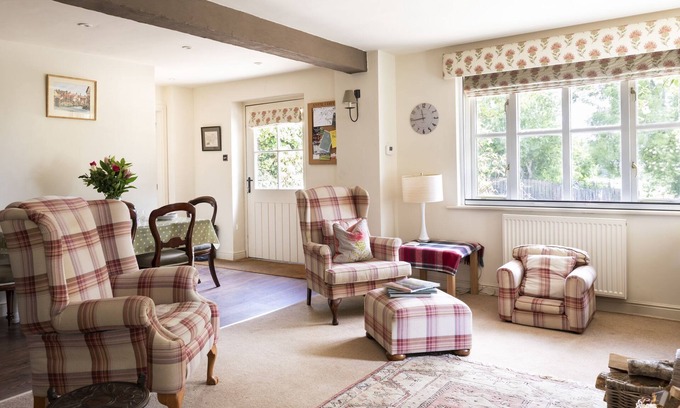 Kirkby Malzeard Cottage | Pet-Friendly Anvil Cottage in Scenic North Yorkshire Hills
