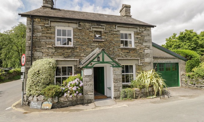Near Sawrey Cottage | Cozy Anvil Cottage: Pet-Friendly Retreat in Sawrey
