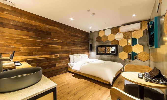 Anyang Hotel | Eco-Friendly Stay at Anyang Beomgye Byeol Hotel