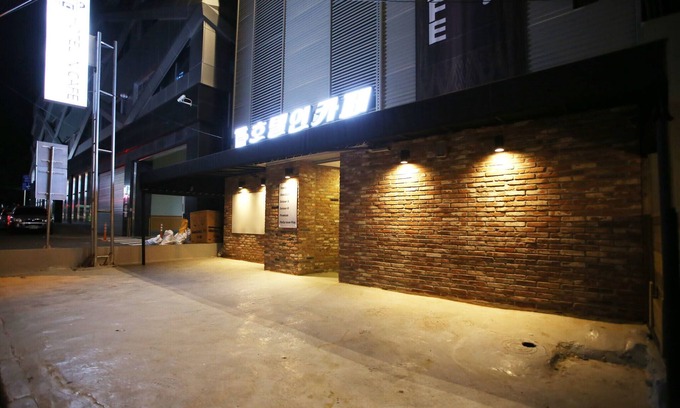 Anyang Hotel | Eco-Friendly Stay at Anyang Hotel Cafe with Great Amenities