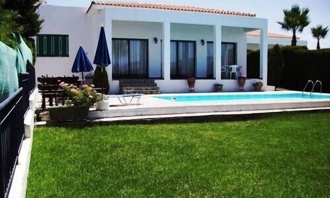 Latchi Villa | Beachfront Retreat with Ocean Views and 10/10 Guest Rating