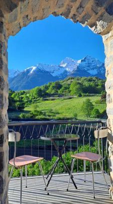 Porossan Apartment | Modern Aosta Apartment with Panoramic Views & Family Amenities