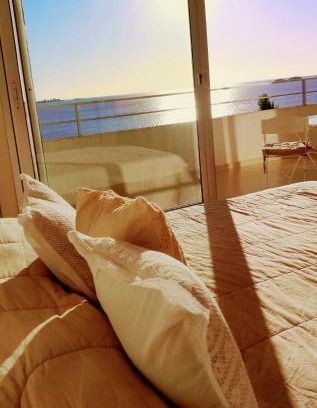 Colonia del Sacramento Apartment | Ap 603 Recrea tu vista con los Atardeceres frente al Río