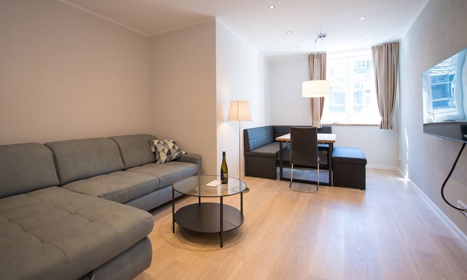 Uerzig Apartment | Family-Friendly Sonnenuhr Apartment with Breakfast & Kitchen