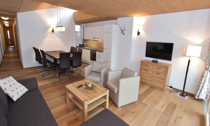 Schonbach Apartment | Modern Apartment Retreat with Sauna Access and Garden