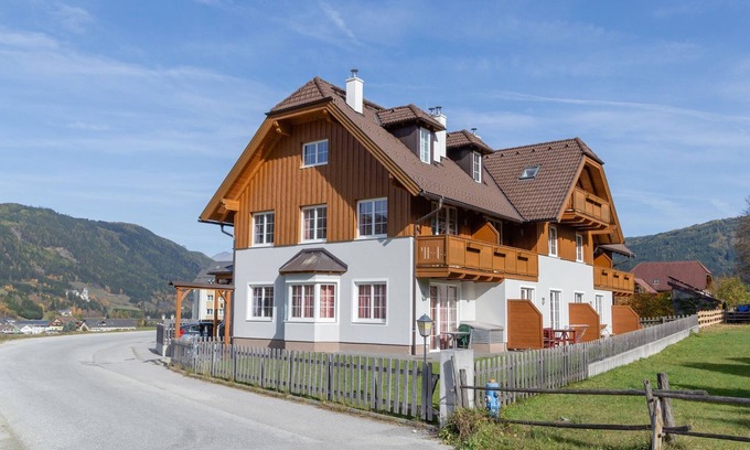 Sankt Margarethen im Lungau Apartment | Cozy St. Margarethen Apartment with Balcony & Kitchen