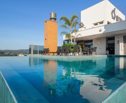 Centro Apartment | Modern Accommodation Near Vila Germânica for 4 Guests