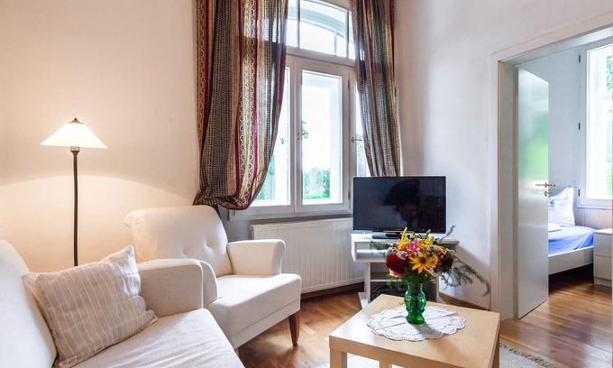 Duerrroehrsdorf-Dittersbach Apartment | Cozy Apartment 1 at Gaestehaus Villa Rose with Breakfast