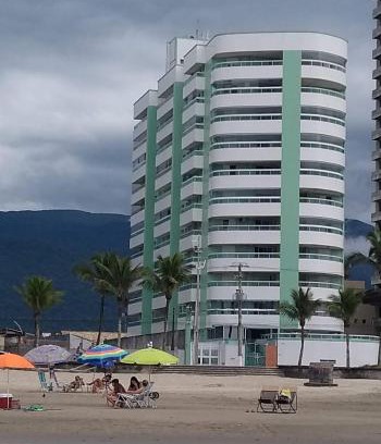 Real Apartment | Beachfront Apartment in Praia Grande – Rated 9.8/10!