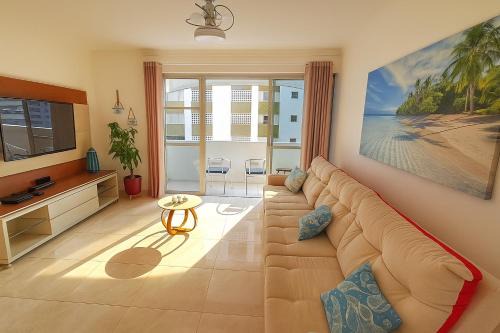 Pitangueiras Apartment | Beachfront Ap Moderno - Enjoy Spectacular Ocean Views
