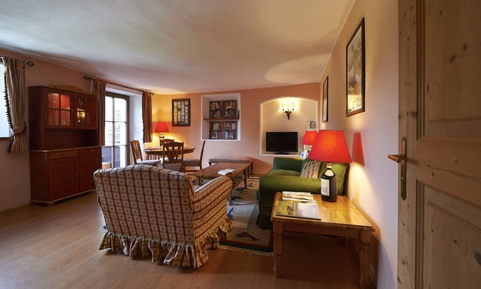 Lana House | Top-Rated Ap. Schmiedacker with Terrace & Pet Friendly Amenities