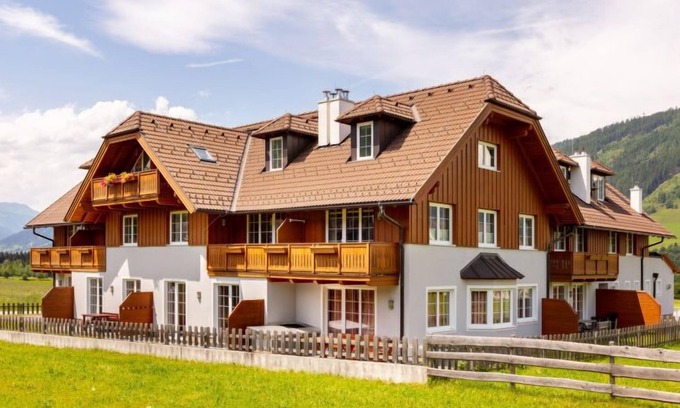 Sankt Margarethen im Lungau Apartment | Exceptional Apartment Top 1 with Lake View & Spa Amenities