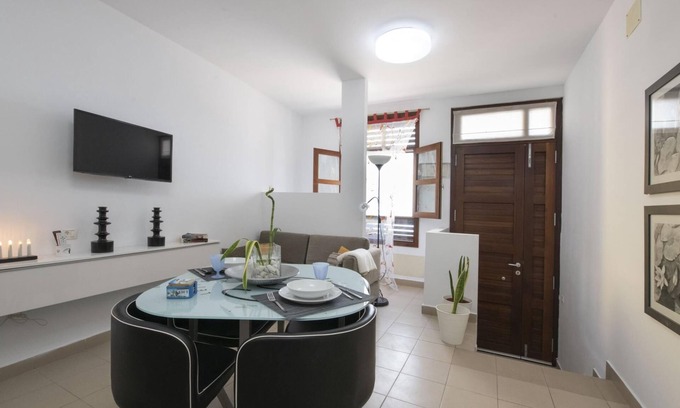 San Sebastian de la Gomera Apartment | Cozy Apartment in Historic Town, Steps from the Beach