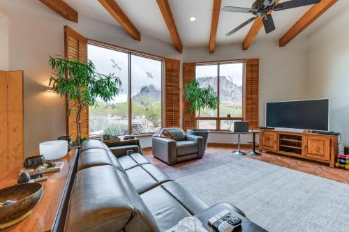 Apache Junction House | Desert Gem in Apache Junction: Scenic Patio & 10/10 Rating!
