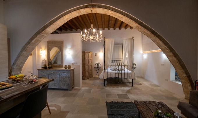 Lofou Cabin | Exceptional Apanemia Inn Studio with Hot Tub & Child Friendly