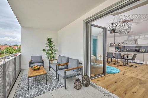 Straubing Apartment | Family-Friendly Apartment with Balcony and Play Area