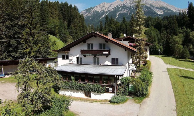 Scheffau am Wilden Kaiser Apartment | Cozy Apartment in Scheffaui with Terrace & Family Amenities
