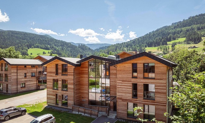 Sankt Lorenzen ob Murau Apartment | Top-Rated Kreischberg Apartment Near Ski Resort with Breakfast