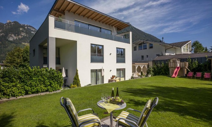 Maurach Apartment | Pet-Friendly Apart Blassnig with Oceanfront Views
