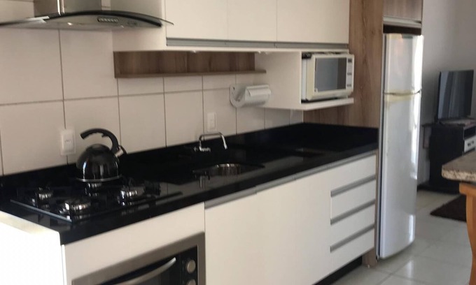 Armacao House | Cozy Apartment Steps from Praia da Armação Beach