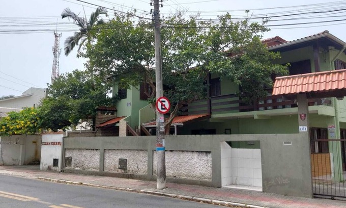 Armacao Apartment | Prime Location Apartment Just Steps from the Beach