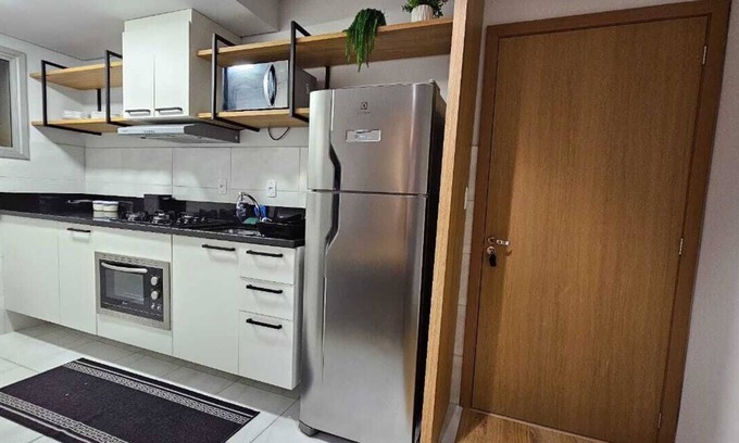 Fenavinho Apartment | Modern Apartment in Prime Location with Spa and Hot Tub