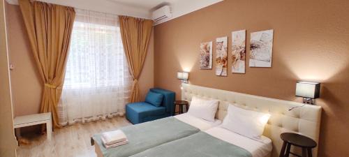 Chernovtsy Apartment | Budget-Friendly Apart Club Dzhambula with Family Amenities
