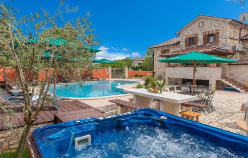 Kruncici House | Pet-Friendly Apart Complex Villa Anja with Pool Access