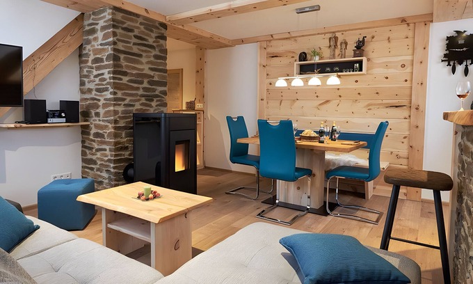 Schollach Apartment | Apartment 'Bergblick Mit 80qm' with Mountain View, Private Terrace and Wi-Fi