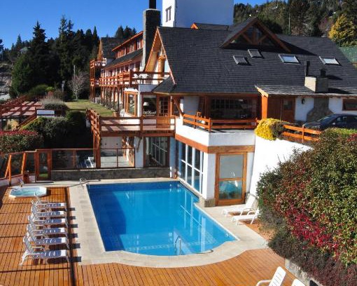 Playa Bonita Hotel | Experience Apart Del Lago: Poolside Bliss with Ocean Views
