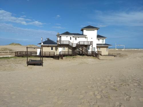 Villa Gesell Apartment | Cozy Retreat: Apart en la Playa Mar de las Pampas