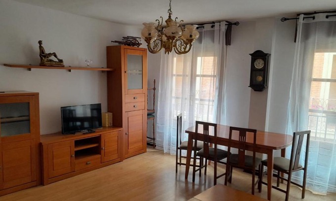 Santo Domingo de la Calzada Apartment | Cozy Pet-Friendly Stay at Apartamento la Catedral