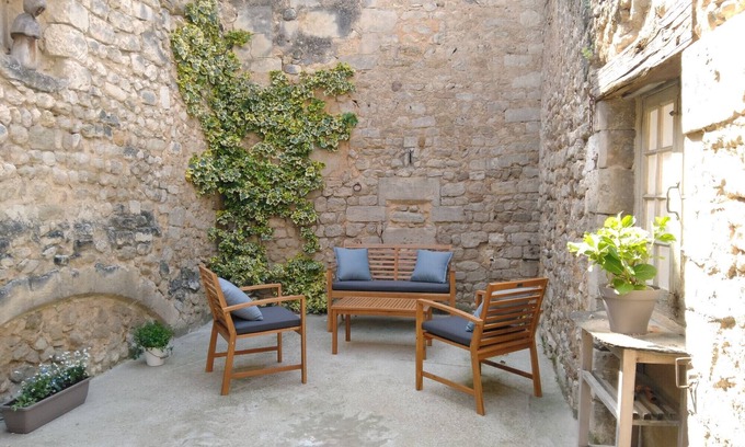 Saint-Paul-Trois-Chateaux Apartment | Inviting Flat Grandes Fontaines in Charming St Paul 3 Châtx
