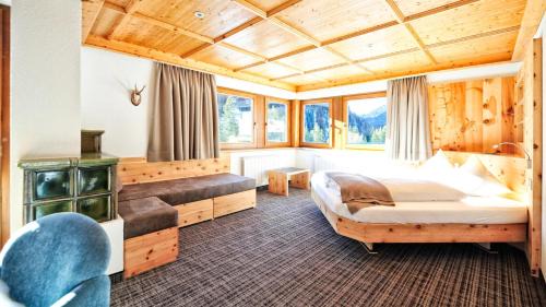 Sankt Anton am Arlberg Apartment | Relaxing Getaway at Apart Gabriele - Pet Friendly & Spa