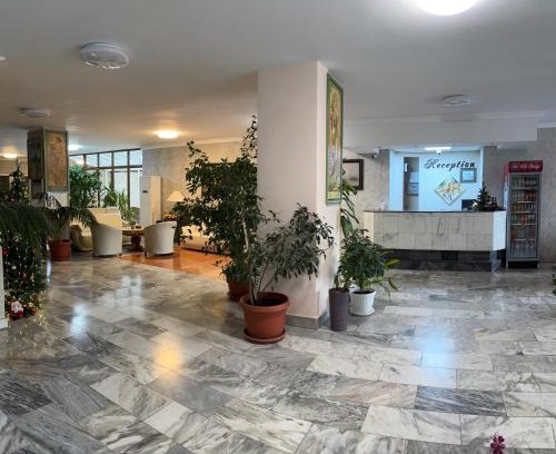 Razgrad Hotel | Comfortable Stay at Apart Hotel Central Razgrad with Hot Tub