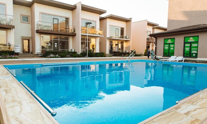 Taganrog Hotel | Relax at Apart-hotel Crystal Park & SPA with Pool Access