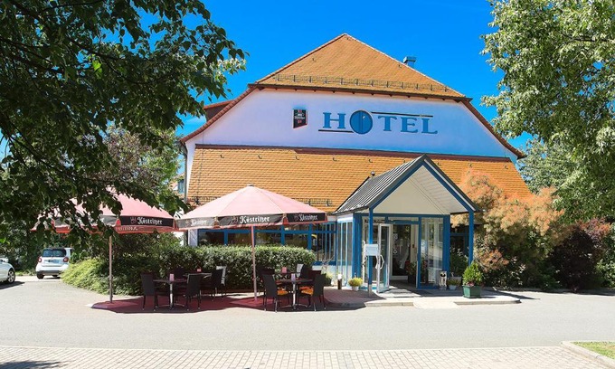 Durrenebersdorf Hotel | Pet-Friendly Retreat at Apart Hotel Gera with Breakfast