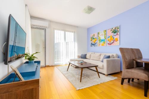 Igalo Apartment | Relax at 4-Star Apart Hotel M S KATUNJANIN with Ocean View