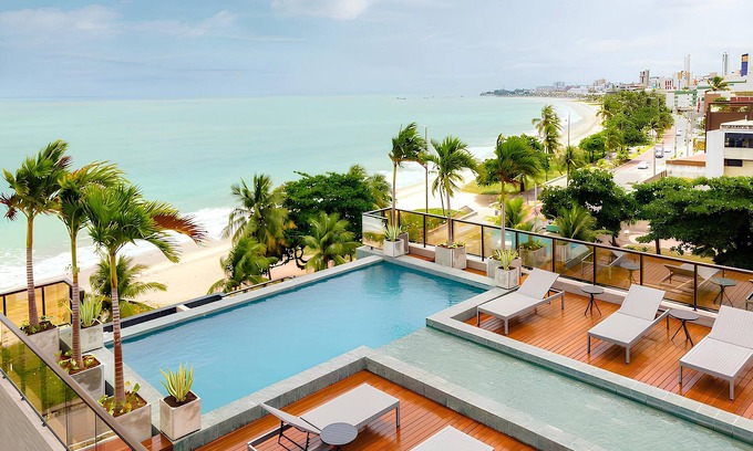 Manaira House | Beachfront Apart Hotel in Manaíra with Pool and Kitchen