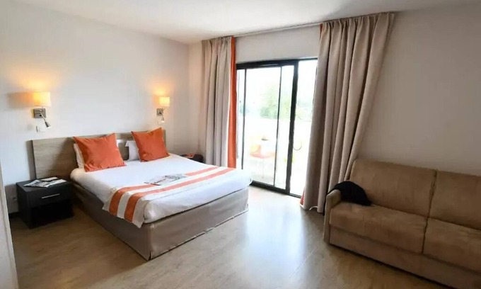 Bruges Apartment | Experience Comfort at Apart'Hotel Sea & Golf City Bordeaux
