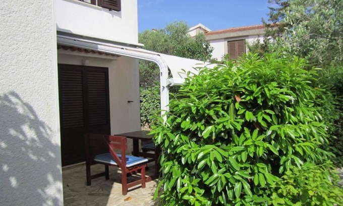 Cove Murtar Apartment | Guest Rated 10/10: Apartments Nevenka in Mali Losinj