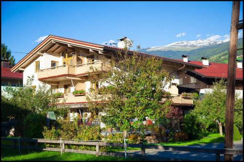 Zell am Ziller Apartment | Beachfront Apart Huditz: Family-Friendly with Ocean Views