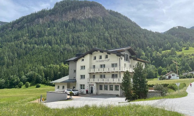 Toesens Apartment | Pet-Friendly Apart Inntalerhof with Top Guest Ratings