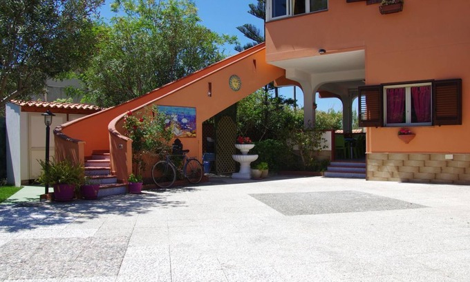 Menfi House | Beachfront Apartment "Mariuccia" with Ocean Views